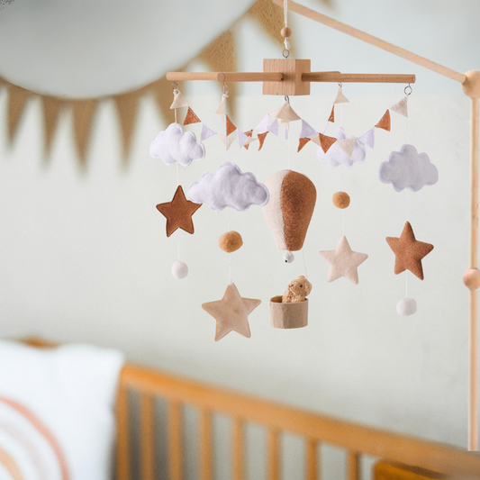 Wat als Kraamcadeau? Handgemaakte Baby Mobiel voor een Droomkamer