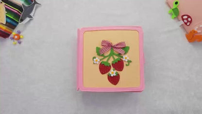 Montessori Busy Book Sweet Strawberry - Gepersonaliseerd